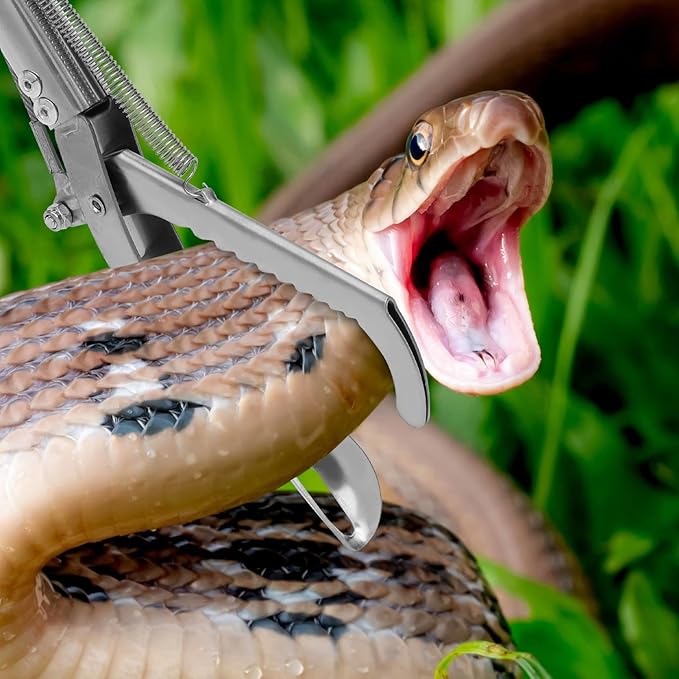 60 Inch Folding Snake Grabber Tool, Extra Long Snake Tongs for Extra Safety, Snake Grabber is Made of Stainless Steel for Corrosion Resistance, High Load Capacity, Easy to Clean and Maintain Puzau