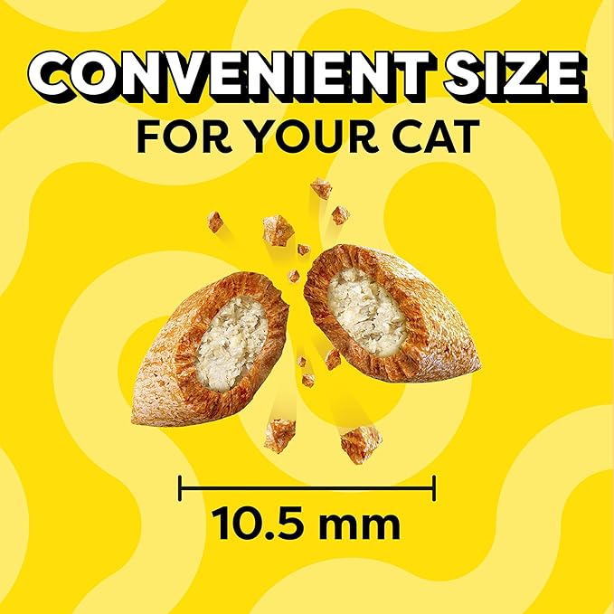 TEMPTATIONS Classic Crunchy and Soft Cat Treats Seafood Medley Flavor, 30 Oz. Tub Temptations