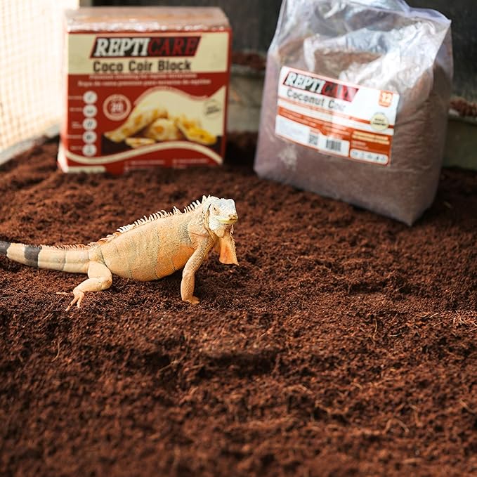 ReptiCare Coconut Fiber Substrate for Reptiles 12 Q, Organic Ready to Use - Odor Absorbent Coco Coir Terrarium Bedding for Ball Pythons, Boas, Snakes, Tortoises, Geckos, Frogs and Tarantulas Gro-Med