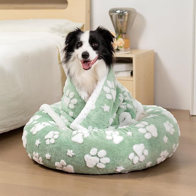 Donut Dog Beds for Small Dogs, Calming Round Cat Beds for Indoor Cats, Cute 3D Textured Paw Pet Bed with Removable Washable Cover and Anti-Slip Bottom（Green，20"） - PAWPICO