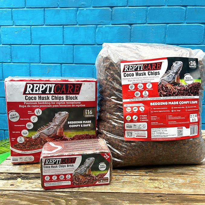 ReptiCare Coconut Husk Chips 12 Quarts of Ready to Use Organic Coco Husk Bedding for Ball Pythons, Snakes, Tortoises, Crested Geckos, Frogs, or Lizard Terrarium Tanks - 2.87 lb Gro-Med